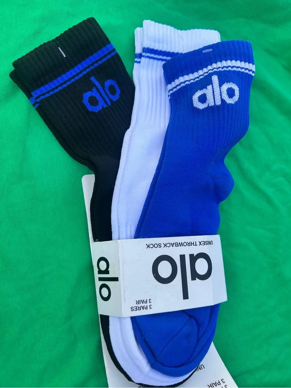 ALO Yoga 3-Pack Crew Socks - Black, White, Blue